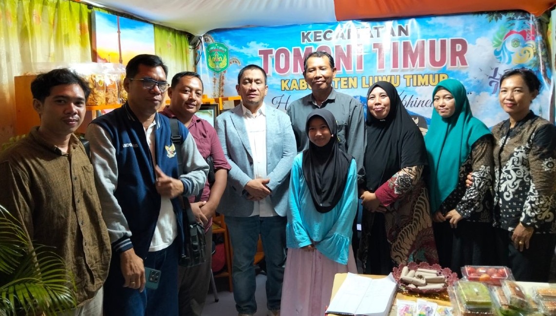 Bupati Lutim Apresiasi Produk UMKM Tomtim pada FSM 2026
