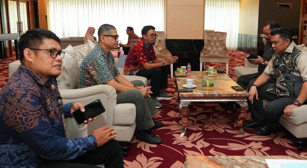 Sembilan Desa di Luwu Timur Masih Blank Spot, Pemprov Sulsel Dorong Solusi VSAT Sembilan Desa di Luwu Timur Masih Blank Spot, Pemprov Sulsel Dorong Solusi VSAT