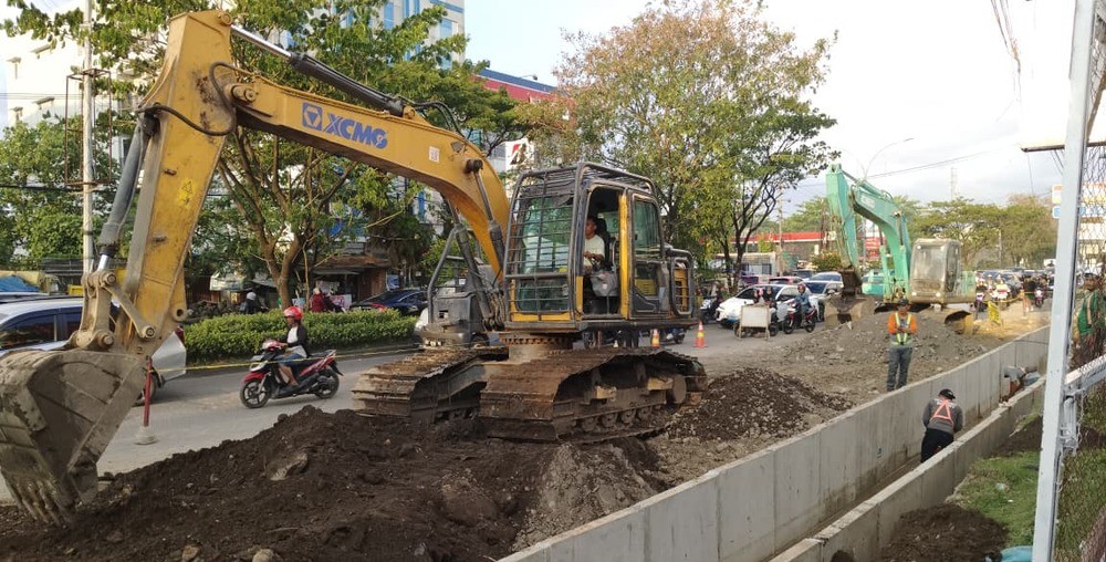 Jawab Keluhan Warga, Pemprov Sulsel Benahi Drainase Jalan Aroepala