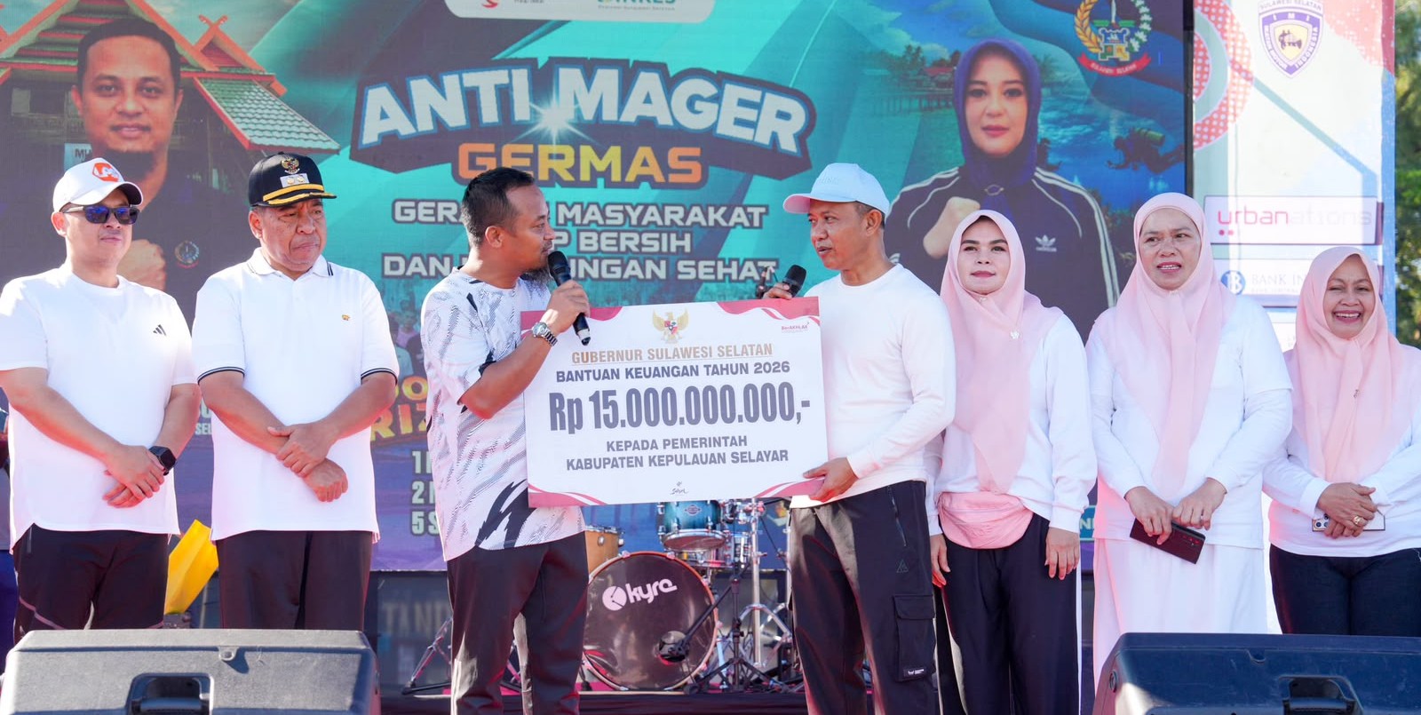 Pemprov Sulsel Barikan Bantuan Keuangan 15 Miliar ke Selayar