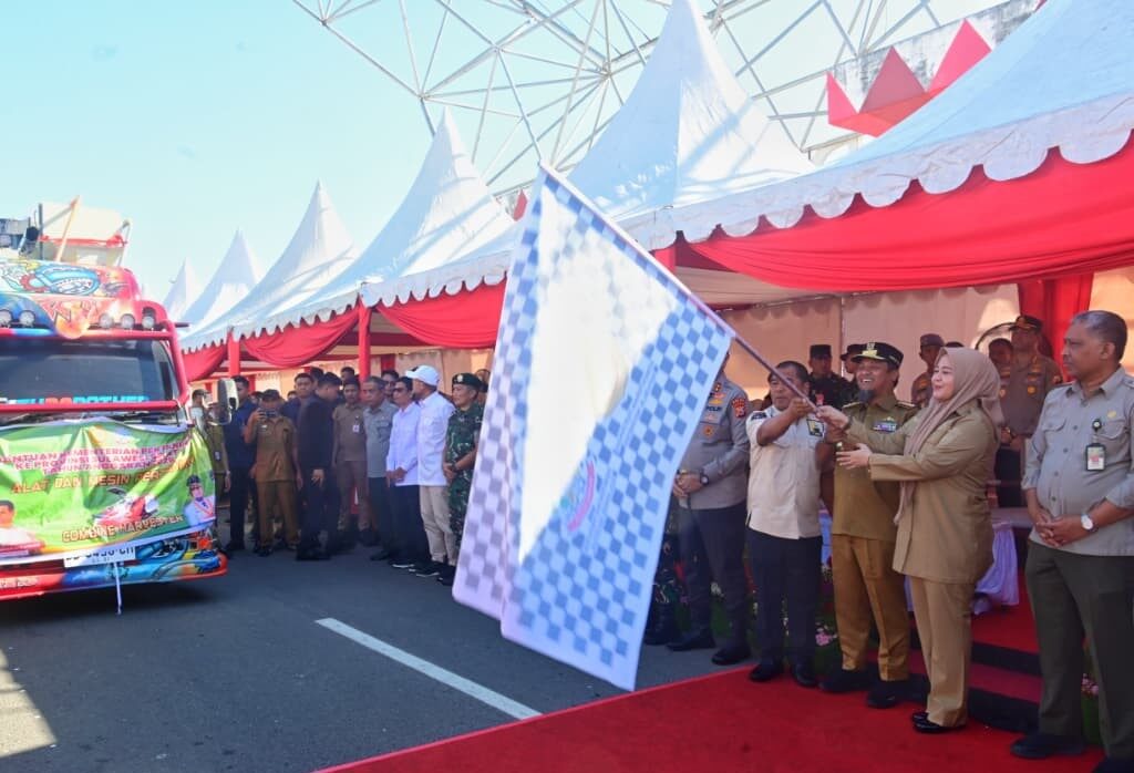 Rp323 Miliar Bantuan dari Kementan, Gubernur Sulsel Distribusi Bibit dan Alsintan untuk 24 Daerah Rp323 Miliar Bantuan dari Kementan, Gubernur Sulsel Distribusi Bibit dan Alsintan untuk 24 Daerah