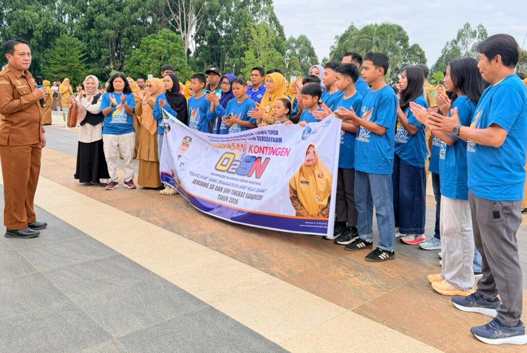 Sekda Lutim Lepas Kontingen Berlaga di O2SN Tingkat Provinsi Sekda Lutim Lepas Kontingen Berlaga di O2SN Tingkat Provinsi