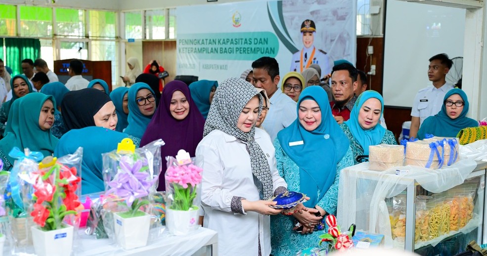 Wagub Sulsel Perkuat UMKM Perempuan Wajo, Bangun Ekonomi Keluarga Berbasis Budaya