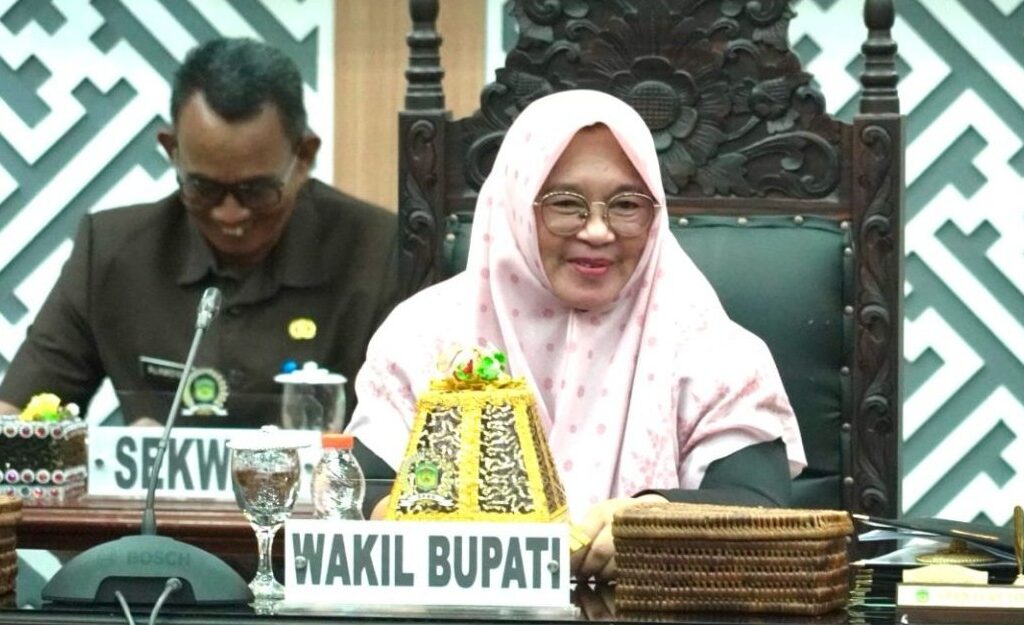 Pemkab dan DPRD Lutim Sepakati Ranperda Pertanggungjawaban APBD 2025 Pemkab dan DPRD Lutim Sepakati Ranperda Pertanggungjawaban APBD 2025