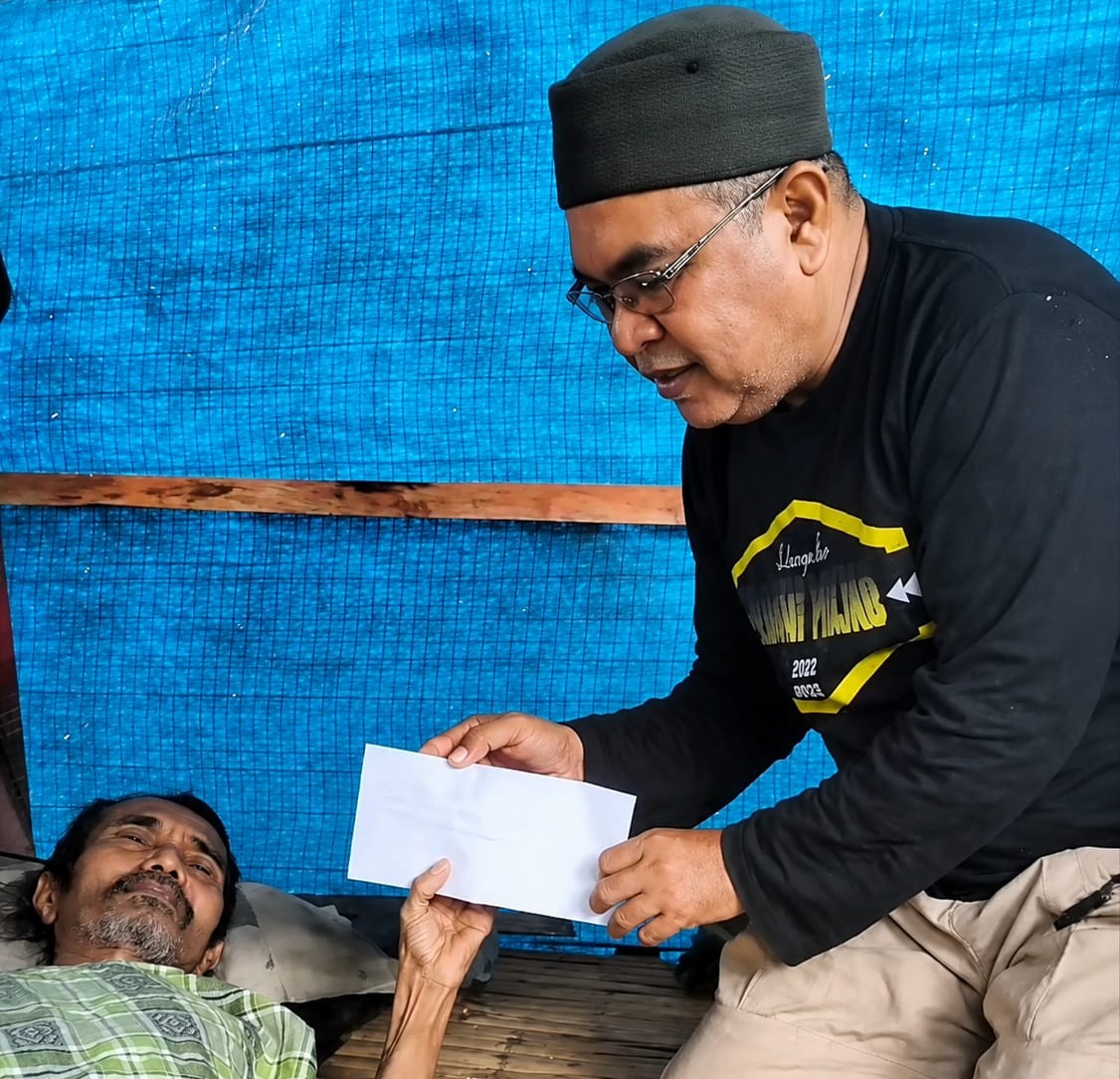 Tiga Tahun Lumpuh dan Tinggal di Gubuk, Dg. Sangkala Terima Bantuan dari Gubernur Andi Sudirman