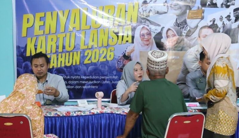 Lagi, 1000 Lebih Penerima Baru Dapat Kartu ATM Lansia Lutim Lagi, 1000 Lebih Penerima Baru Dapat Kartu ATM Lansia Lutim