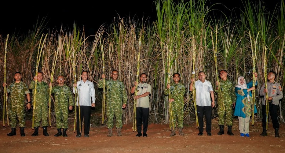 Hadiri Panen Raya Tebu Bersama TNI, Gubernur Sulsel Dukung Program Presiden