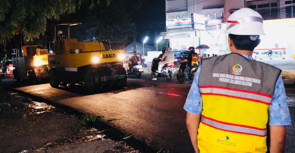 Pengaspalan Dikebut Malam Hari, Pemprov Sulsel Targetkan Keluhan Debu Warga Teratasi
