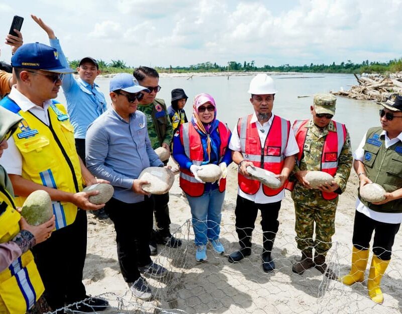 Gubernur Sulsel Ground Breaking Pembangunan Tanggul 200 Meter Penanganan Banjir Sungai Rongkong