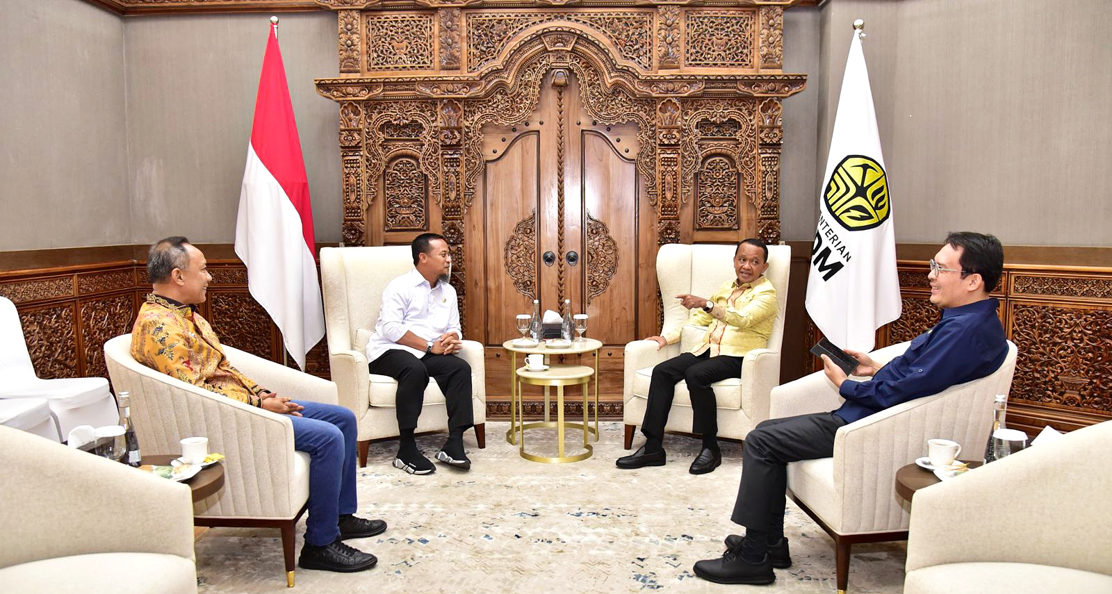 Temui Menteri ESDM, Gubernur Andi Sudirman Usulkan Program Listrik Desa untuk Wilayah Terpencil dan Kepulauan