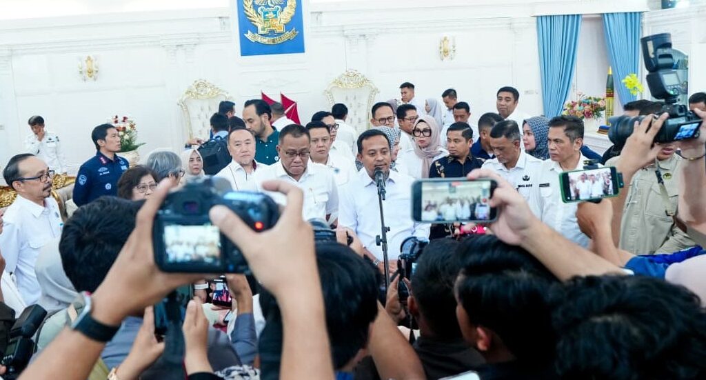 Tindak Lanjuti Arahan Menko Pangan Zulhas, Gubernur Sulsel-Menteri LH Bahas Percepatan PSEL Mamminasata Tindak Lanjuti Arahan Menko Pangan Zulhas, Gubernur Sulsel-Menteri LH Bahas Percepatan PSEL Mamminasata