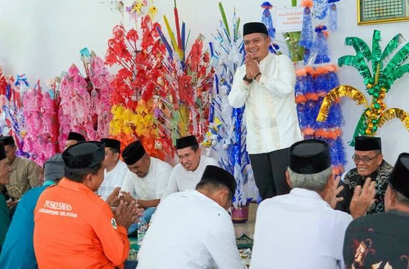 Hadiri Peringatan Maulid, Wabup Luwu Tekankan Pembangunan Manusia Beriman Hadiri Peringatan Maulid, Wabup Luwu Tekankan Pembangunan Manusia Beriman