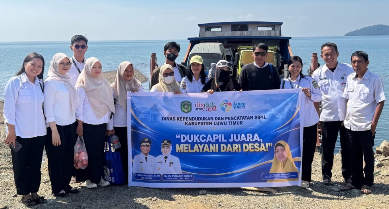 3 Hari Jemput Bola ke Seberang Danau, Dukcapil Lutim Terbitkan 841 Dokumen Kependudukan