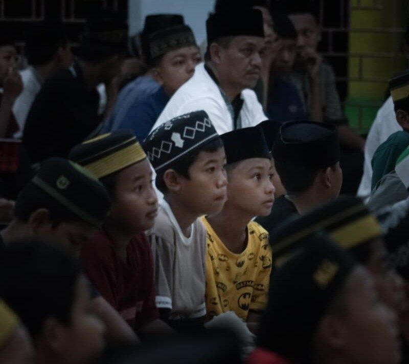 Ibas Ajak Pelajar di Lutim Biasakan Subuh Berjamaah Ibas Ajak Pelajar di Lutim Biasakan Subuh Berjamaah