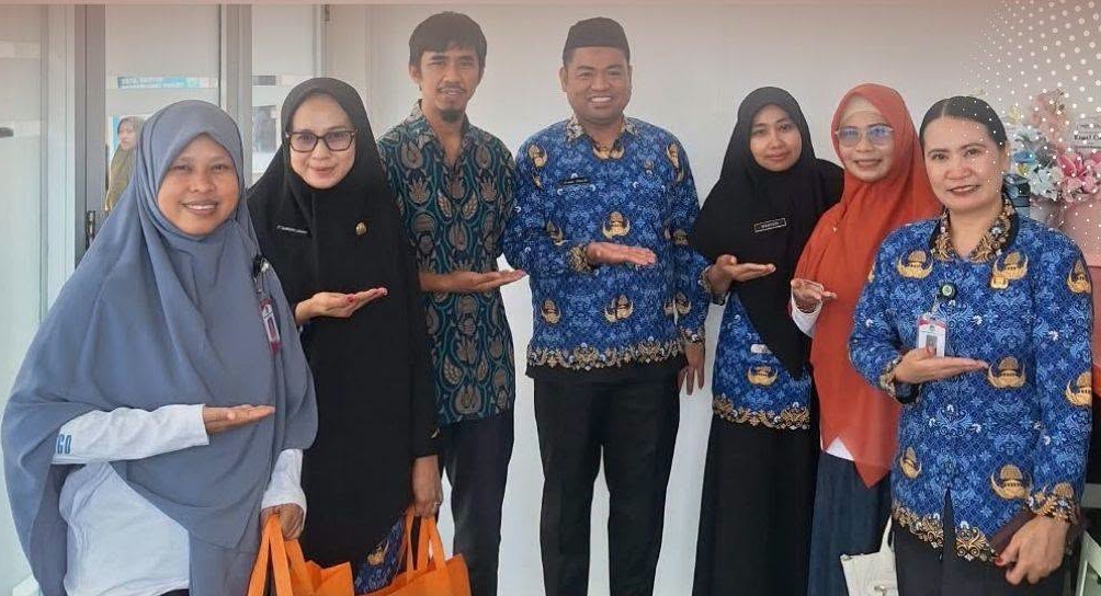 Peringati HKPS, RSUD I Lagaligo Beri Reward ke Sejumlah Unit Kesehatan