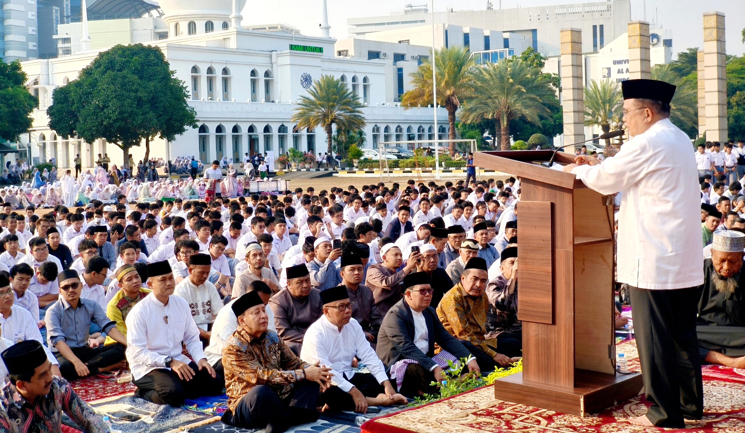 Ikuti Salat Istisqa di Al Azhar, JK Ajak Masyarakat Berdoa agar Hujan Turun