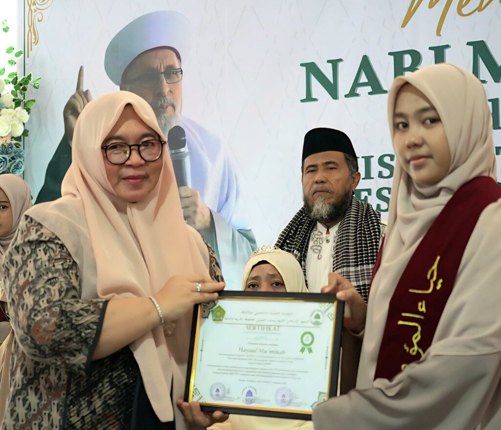 Puspawati Dorong Ponpes As-Syeikh Yusuf Al-Hasani Cetak Generasi Religius dan Berkarakter Puspawati Dorong Ponpes As-Syeikh Yusuf Al-Hasani Cetak Generasi Religius dan Berkarakter