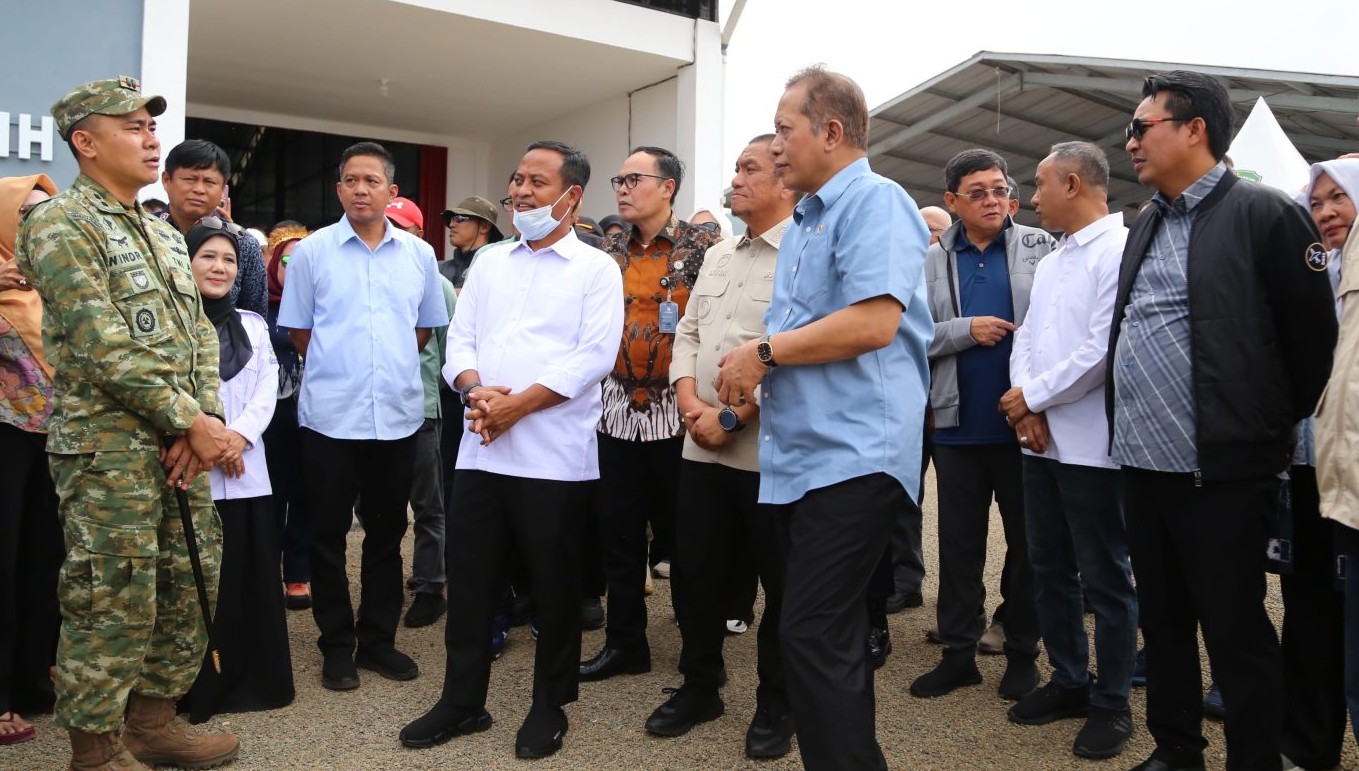 Menteri Koperasi Tinjau KDMP Sorowako, Dorong Pengembangan Hasil Pertanian Luwu Timur