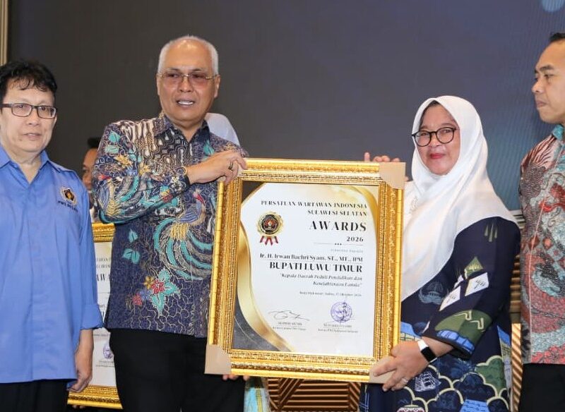 Program Pro-Rakyat Ibas-Puspa Diganjar Penghargaan Oleh PWI Sulsel Program Pro-Rakyat Ibas-Puspa Diganjar Penghargaan Oleh PWI Sulsel